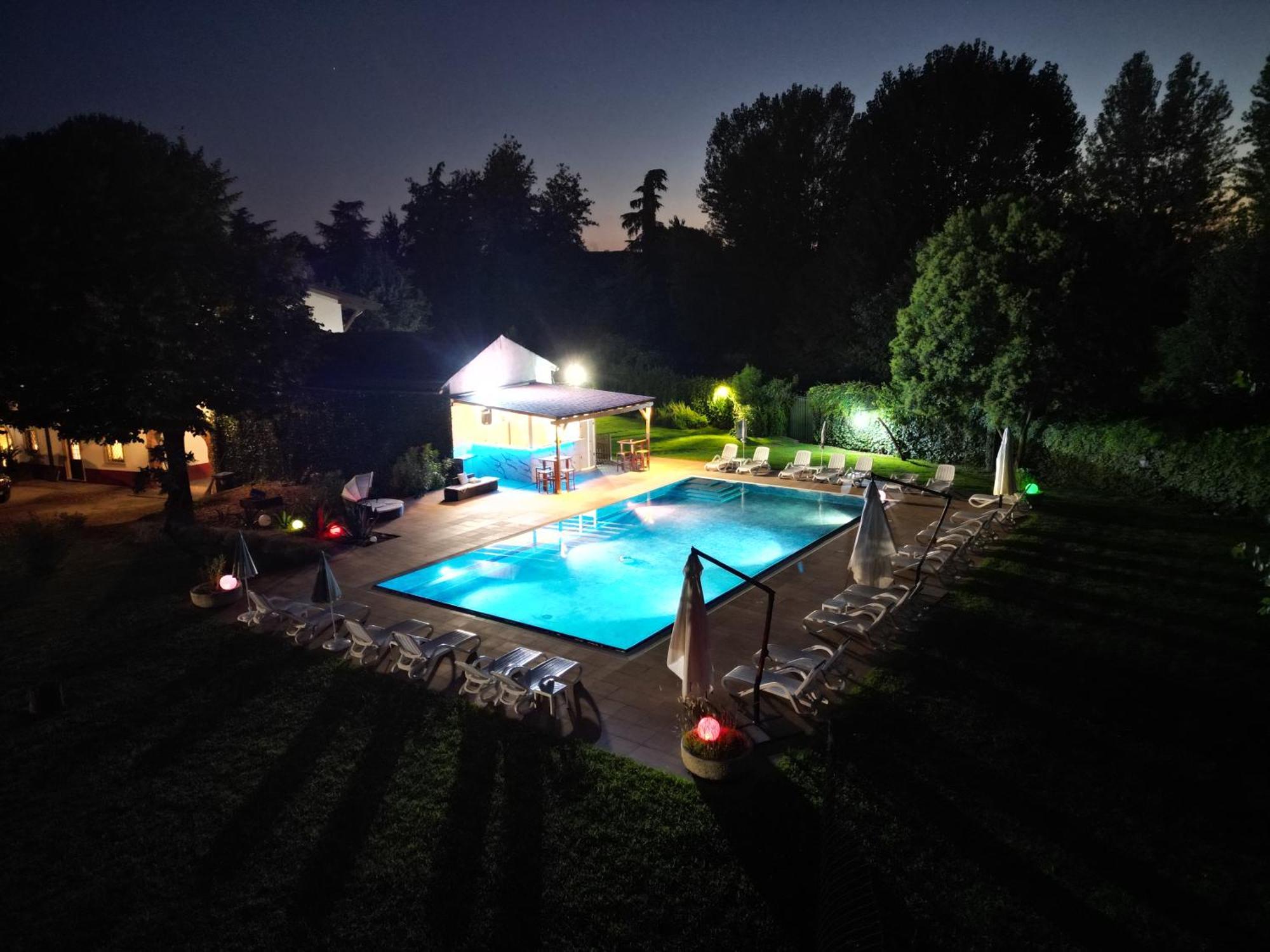 Villa Vitti'S - Verona Est Camping San Martino Buon Albergo Exteriör bild